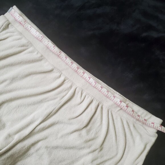 A New Day womens shorts plus sz 4X mid waist cream/tan color  Terrycloth Pull on - Picture 5 of 9